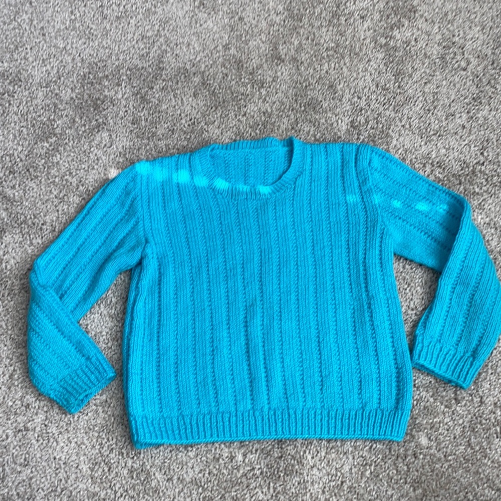 Hand knit sweater 🤩